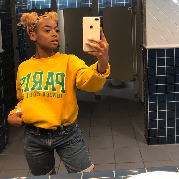 LEVI high waisted vintage Denim Shorts - Picture 3 of 4